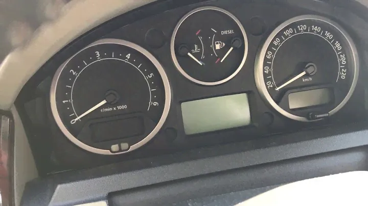 Land Rover Discovery 3 2006г V6 2.7 190л РЕМОНТ БЛОКА УПРАВЛЕНИЯ ПАРКОВОЧНЫМ (СТОЯНОЧНЫМ) ТОРМОЗОМ