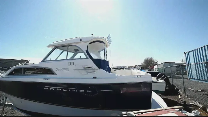 2007 Bayliner 246 Discovery