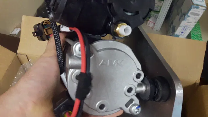 Компрессор пневмоподвески LAND ROVER LR072537