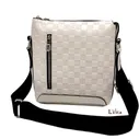 Мужская сумка мессенджер Louis Vuitton Discovery Leather молочного цвета