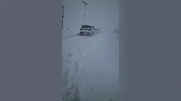 Land Rover Discovery Sport P300e Snow
