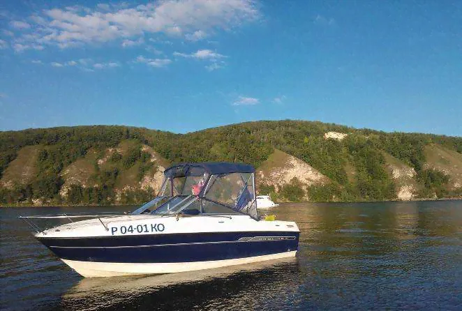 Катер каютный Bayliner 192 Discovery