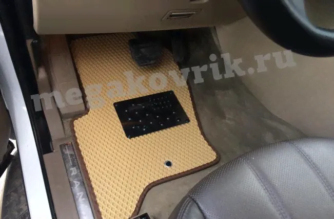 Коврики Land Rover Discovery 4 (2009 - 2017)