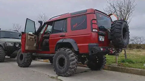 Land Rover Discovery V8 - Cold Start & Amazing V8 Sound