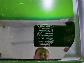 Стекло (форточка) заднее правое для Land Rover Discovery 4 CVB500880