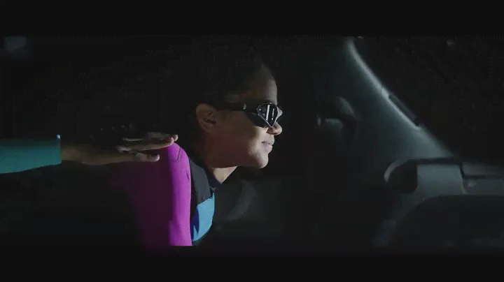 New Land Rover Discovery - Intelligent Seat Fold